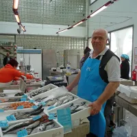 Ređep Mahmutović, nekdanji zaposleni v Delmarju, danes pa 
je zaposlen v ribarnici Levante, pravi, da je po več kot letu dni 
od stečaja Delmarja skrajni čas, da pridejo delavci na vrsto za 
poplačilo.  