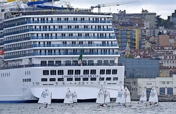 Potniška ladja Costa Mediterranea se že drugič v oktobru ni 
ustavila v Trstu, kot je bilo predvideno.  