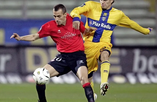 V rumenem Parminem dresu je po prestopu iz Kopra pred 15 leti 
poklicno nogometno pot začel  Zlatko Dedić.