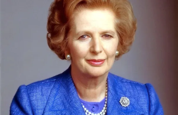 V Londonu bodo prihodnji mesec naprodaj nekateri osebni 
predmeti nekdanje britanske premierke Margaret Thatcher, 
znane po vzdevku železna lady. 