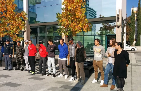 Policisti so k sodelovanju v preventivni akciji pritegnili tudi 
znane obraze iz sveta športa.