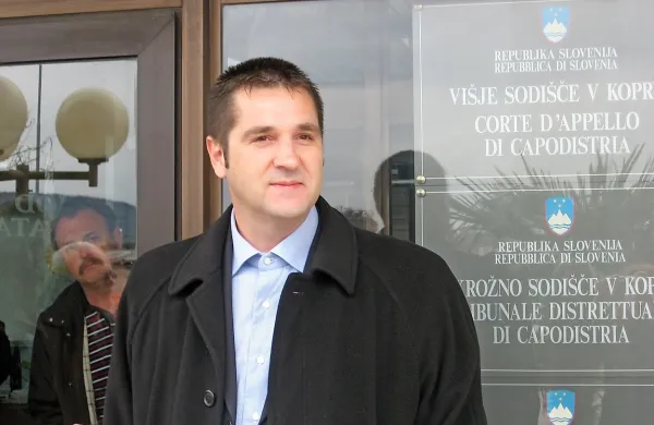 Karl Filipčič je na višje sodišče v Kopru  poslal pritožbo na 
sodbo, s katero  mu je sodnica preklicala pogojno kazen. 