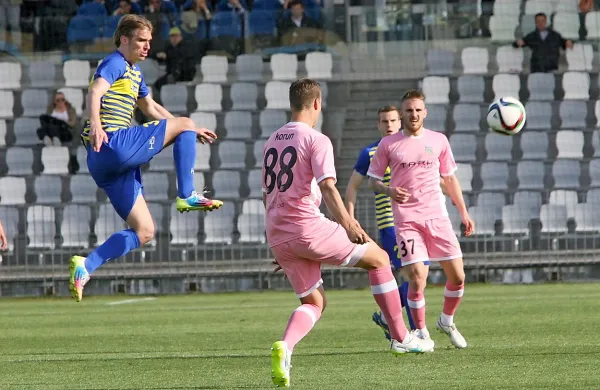 Če bi rumeno-modri Koprčani  zgodaj zadeli, bi bila  pot v 
polfinale blizu odločitve. 