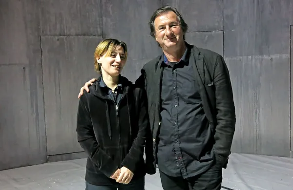  Prekaljen  dvojec, ki je družno podpisal že skoraj sedemdeset uprizoritev: dramaturginja 
Žanina Mirčevska in režiser Eduard Miler na odru  ljubljansko-tržaškega Peera Gynta.  