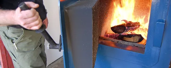 Tudi ogrevalna tehnika potrebuje redno vzdrževanje in servisiranje, ki zagotavljata varno in optimalno delovanje ter 
dolgo življenjsko dobo. 
