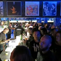 Psihomodo pop napolnili in navdu&scaron;ili Snack bar