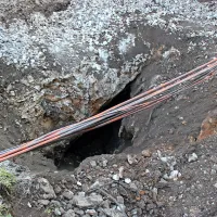 Med izkopom so naleteli na kra&scaron;ko jamo