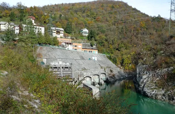 Elektrarne občini Kanal nanesejo sedmino proračuna. Tega 
denarja noče izgubiti. 
