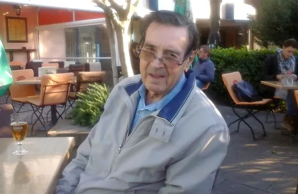 Rado Repič je ob našem obisku iskrivo  in veselo pripovedoval 
o starih časih, ko mu je kot mlademu strojnemu inženirju v 
kratkem času uspelo na gmajni pri Lažah zasnovati  povsem 
avtomatiziran in sodoben kamnolom, ki deluje še danes.

