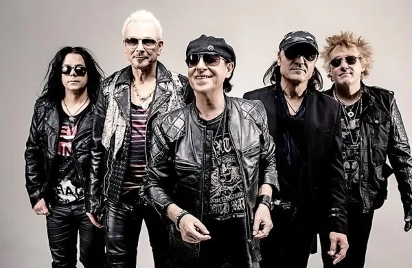   Na turneji Return to Forever - 50th Anniversary se bo skupina 
Scorpions jutri ustavila tudi v Trstu. Koncert v dvorani Pala 
Trieste se z nastopom predskupine začne ob 20. uri.