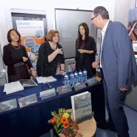 Z leve: recenzentka knjige Marta Verginella, avtorica Nadja 
Terčon, oblikovalka Mateja Tomažinčič in direktor muzeja 
Franco Juri. 

