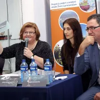 Z leve: recenzentka knjige Marta Verginella, avtorica Nadja 
Terčon, oblikovalka Mateja Tomažinčič in direktor muzeja 
Franco Juri. 


