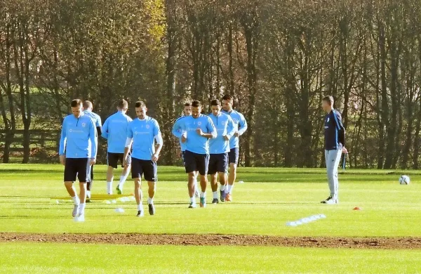 Tako so reprezentanti začeli zadnji trening pred današnjo 
potjo v Ukrajino.