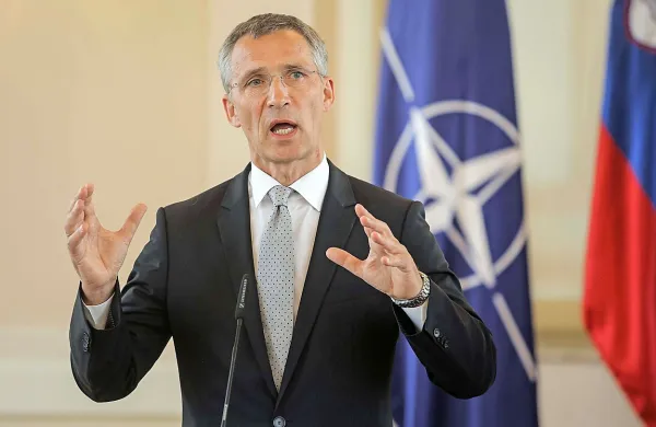 “Ni šlo le za napad na nedolžne ljudi v Parizu ali na Francijo, 
temveč tudi za napad na naše temeljne vrednote svobode, 
demokracije in na naše odprte družbe,” je poudaril generalni 
sekretar zveze Nato Jens Stoltenberg.