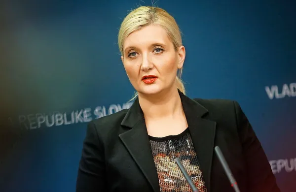  Ministrica za notranje zadeve Vesna Györkös Žnidar