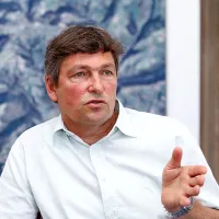  Igor Kolenc: “Zakaj bi obalno cesto vrnili državi? 
Saj smo jo komaj dobili. Na njenem območju si  
želimo urediti turistične in rekreacijske površine.”  