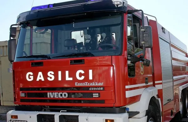Na avtocesti  zagorelo vozilo