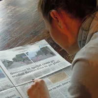 Katja, najemnica News Cafeja, je novico nejeverna prebrala v 
Primorskih novicah.