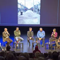Razprava je bila razdeljena na dva dela Tisti, ki so jo 
spremljali, so dobili širši pogled na begunsko problematiko 
od instant poročanja v medijih. 