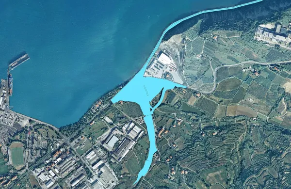 Večina obalne ceste, kar 3,67 od 6,17 kilometra, odpade na 
izolsko občino.   