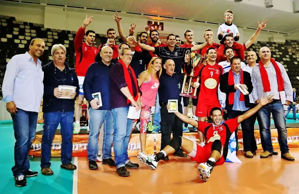 Alan Komel  (9) je z izraelskim Hapoelom Kfar Maserik še 
drugič osvojil državni naslov.