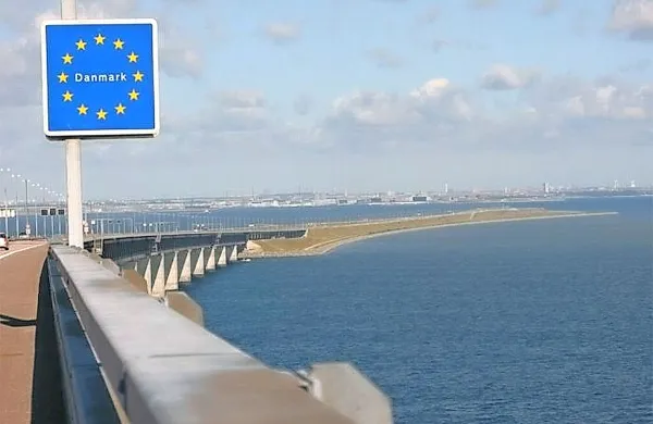 Članice EU so danes v Bruslju dosegle dogovor o takojšnji 
krepitvi nadzora na zunanji meji tudi za državljane unije, 
vendar ta še ne bo sistematičen.