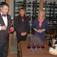 Učna ura iz spajanja vina in hrane: (z leve) Aleš Škrlj, Dejana Baša in Ingrid Saksida Bolčina