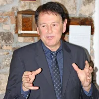 Fama skrbno izbira, kaj bo na policah