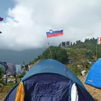 Skupaj so garali, peli  in se smejali