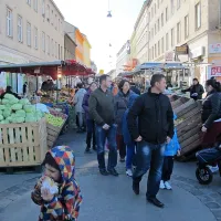 Brunnenmarkt, balkansko-turška ulična tržnica, je priljubljena tudi med Avstrijci.