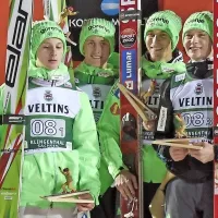 Drugouvrščeni Slovenci na ekipni tekmi (z leve) - Domen 
Prevc, Peter Prevc, Jurij Tepeš in Anže Lanišek.