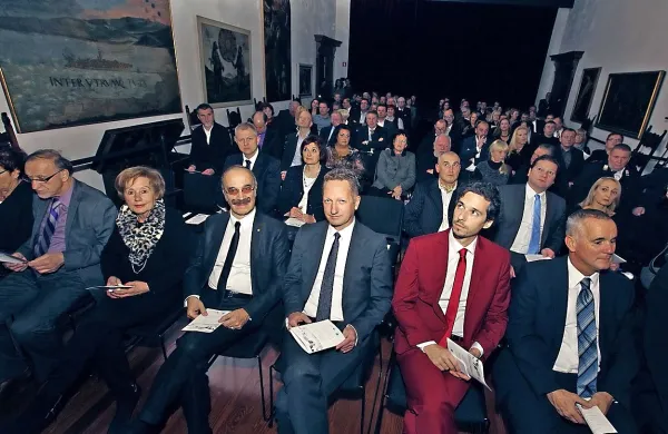 Z današnjim slovesnim koncertom se je uradno zaključila 
skoraj eno leto trajajoča in 1,13 milijona evrov vredna obnova 
Pokrajinskega muzeja oziroma palače Balgramoni Tacco, v 
kateri domuje muzej.
