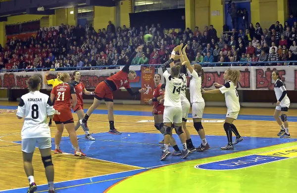 Preboj rokometašic Mlinotesta  v osmino finala pokala Challenge je v Ajdovščini spremljalo skoraj 600 navijačev.
