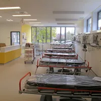 Največji prostor za paciente najbolj v urgentnem centru je  opazovalnica. 