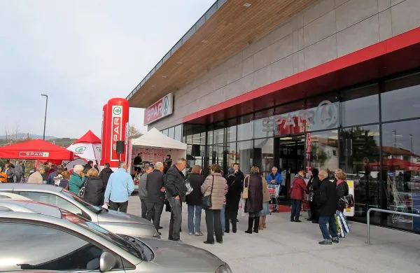 Spar ima hipermarket zdaj tudi v &Scaron;empetru