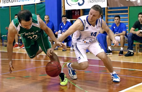 Jan Močnik (desno) - nič več v dresu portoroških ladjarjev