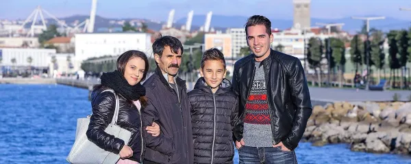 Družina pokojne Suzane Sekuloska: hčerka Ana, mož Mile ter sinova Filip in Dalibor (z leve)