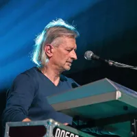 S 30 let starej&scaron;im Desetim bratom nazaj v osemdeseta (foto)