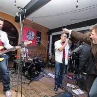 S 30 let starej&scaron;im Desetim bratom nazaj v osemdeseta (foto)