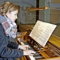 Eno glavnih zaslug za obnovo Goršičevih orgel v Dutovljah 
ima organistka Anja Tavčar.