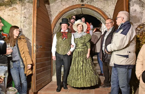Grajska in druge kleti vabile na vinsko pot po Vipavskem Križu