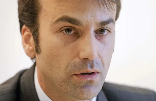 Direktor agencije za varstvo konkurence Andrej Krašek je 
danes državnemu zboru in agenciji poslal zahtevo za razrešitev z mesta direktorja. 