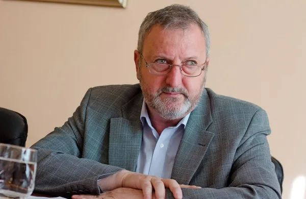 Župan Emil Rojc je ocenil, da je šlo pri obtožbi, ki je v javnost 
prvič prišla pred lanskimi volitvami, za poskus njegove 
diskreditacije pred volitvami in zrežiran politični proces. 