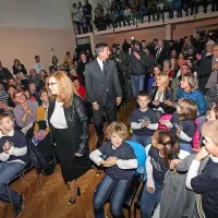 Predsednik Borut Pahor je praznoval z marežganskimi šolarji.