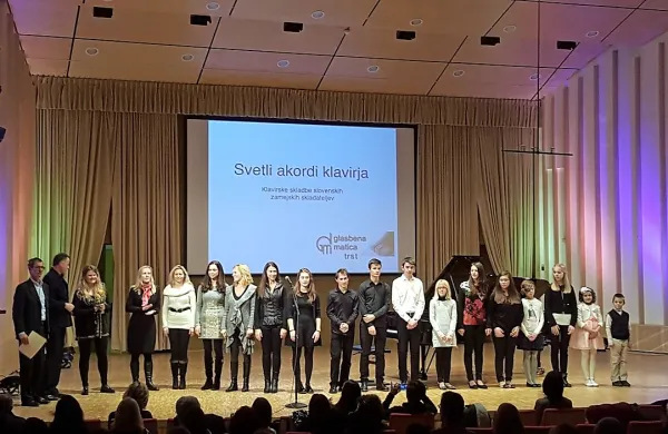 Kar 17 dogodkov se je zvrstilo v sklopu letošnjih Klavirskih 
dnevov, ki se jih je udeležilo blizu 300 udeležencev.