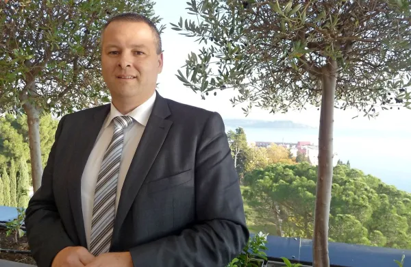 Kristjan Staničić: “Spor je treba preseči s 
konstruktivnim dialogom, ki bo v interesu občine 
Piran in naše turistične  družbe.”