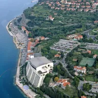 V Hotelih Bernardin si želijo omiliti in morda celo rešiti spore, 
ki so v minulih tednih precej zaostrili odnose med to turistično 
družbo in vodstvom piranske občine.