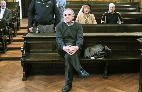 Med triurnim zaslišanjem je številna vprašanja izvedencu 
zastavil tudi Milko Novič. 