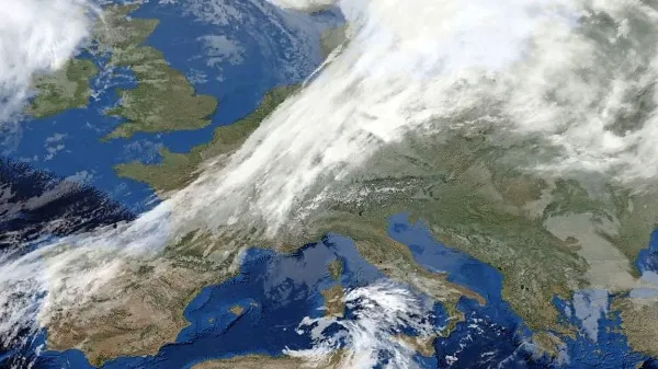 Nad našim območjem je soliden in obsežen anticiklon.