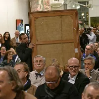Poznavalci likovne umetnosti pravijo, da so slovenske javne 
ustanove, s tem ko se niso množično udeležile dražbe v Trstu,  
izgubile edinstveno priložnost, da dela iz zasebne zbirke 
znova postanejo dostopna javnosti.